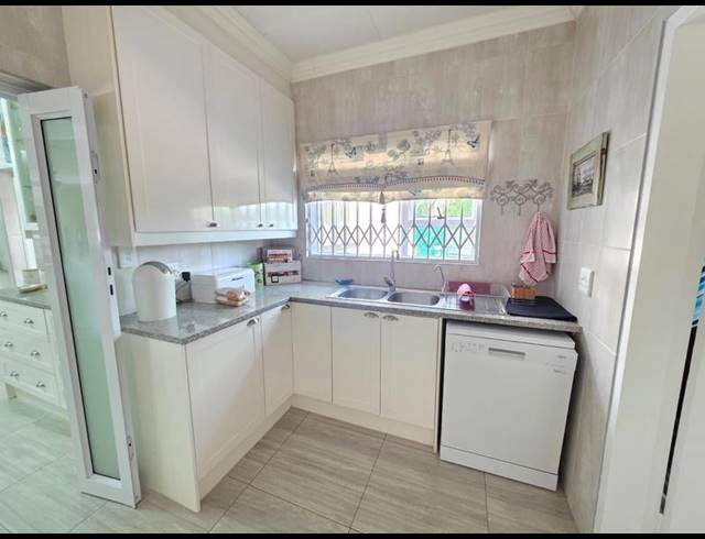 4 BEDROOM HOUSE FOR SALE IN GOLF PARK